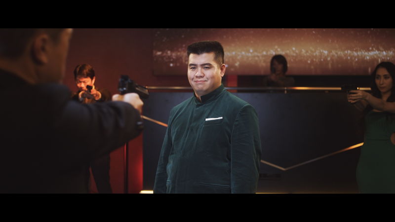ジェラードン・アタック西本　角刈りつながりでヘンリー・カヴィルになりきる？　「アーガイル」特別映像