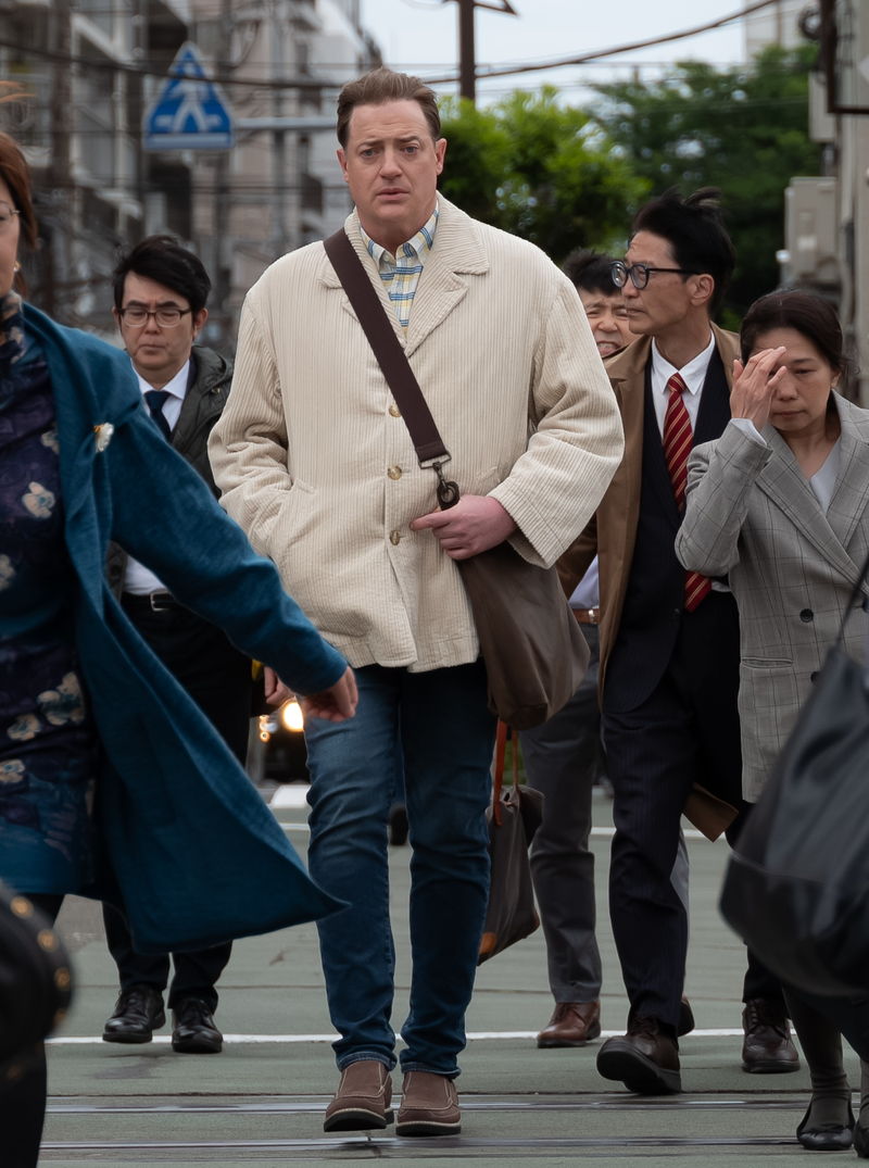 ブレンダン・フレイザー　東京の街で出会う人々と交流　「レンタル・ファミリー」予告