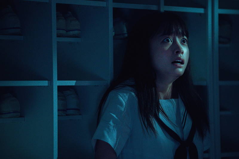 恐怖におののく表情を見せる橋本環奈　眞栄田郷敦、山本舞香、神尾楓珠の姿も　「カラダ探し」場面写真