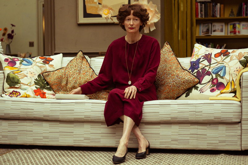 ティルダ・スウィントン　シチリアの岩塩坑で熱唱　家族への想いを吐き出す姿　「THE END」本編映像