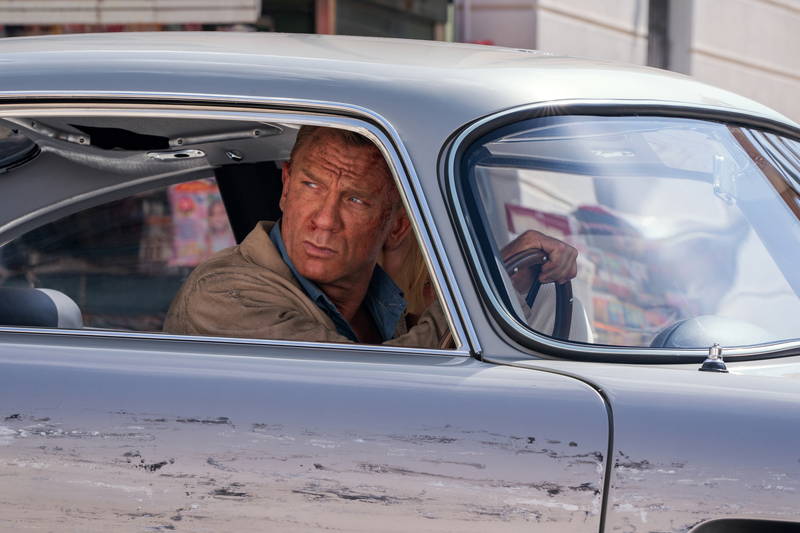 カーチェイスシーンの裏側　D・クレイグによるアクション　「007／ノー・タイム・トゥ・ダイ」メイキング