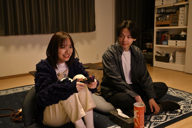 中村倫也と神木隆之介が対峙する張り詰めた瞬間　「君のクイズ」場面写真