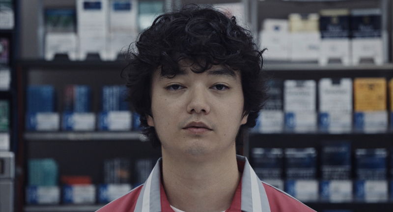 コンビニで起きたゆがみがきっかけで世界の終わりに？　染谷将太主演　ホラー映画「チルド」公開決定