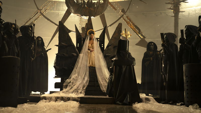 ミラ・ジョヴォヴィッチが狩って、狩って、狩り尽くす 「ロストランズ 闇を狩る者」予告