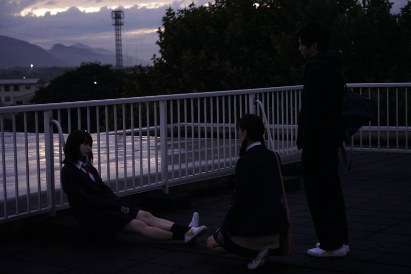 山田杏奈、失恋でボロボロになる姿　すさんでいく姿を熱演　「ひらいて」本編映像