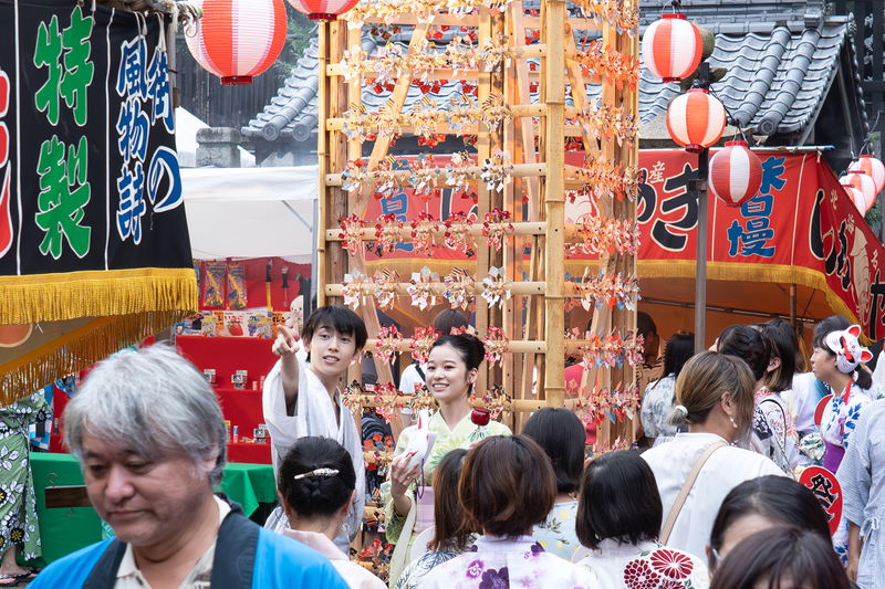 池田エライザ、久保田紗友らが艶やかな浴衣姿　夏祭りのデートシーン　「リライト」場面写真
