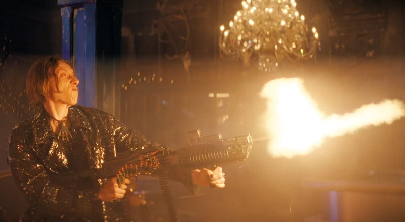 ジェイソン・ステイサム 使い慣れたツルハシで悪党と渡り合う姿 「ワーキングマン」場面写真