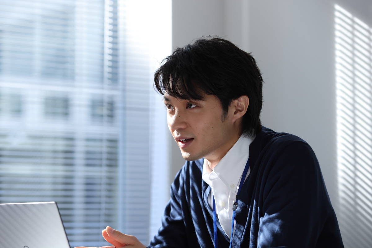 磯村勇斗 “死の申し込み”に笑顔で対応する市役所職員姿 「PLAN 75」本編映像