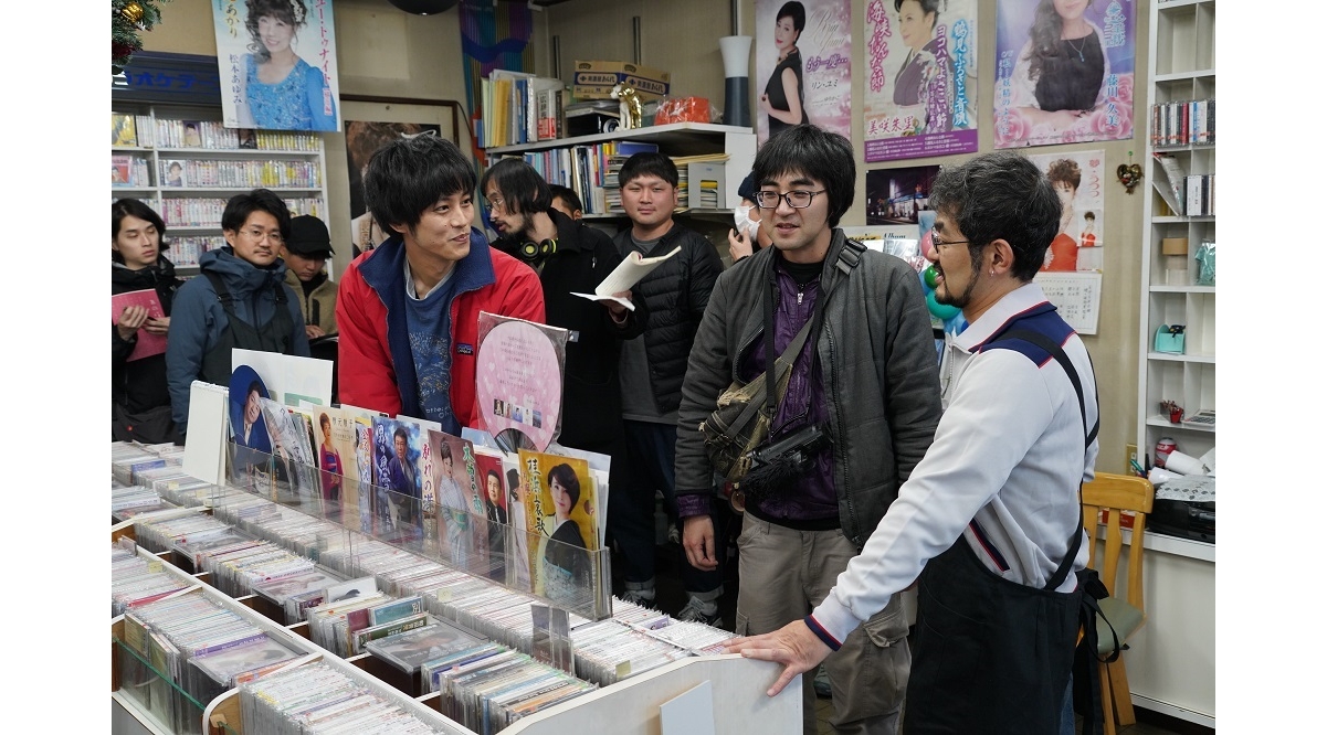 ハロヲタ役の松坂桃李　モデルの原作者を観察　細かい歩き方まで習得　映画「あの頃。」メイキング写真
