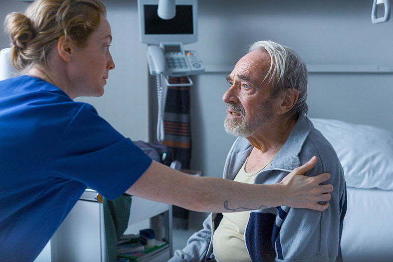 クレーム、電話、怒号　追い詰められる看護師　「ナースコール」予告