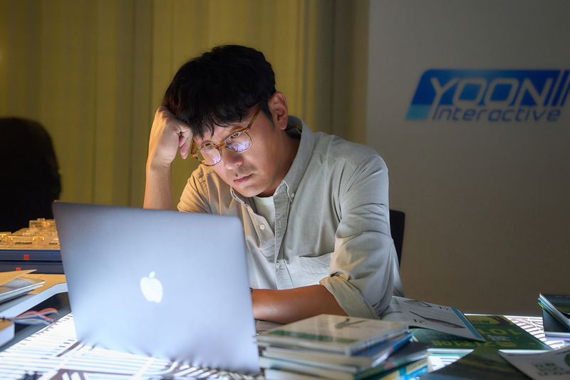 4000億円の国家プロジェクトに食い込むため、ゴルフでロビー活動　「ロビー！」本予告