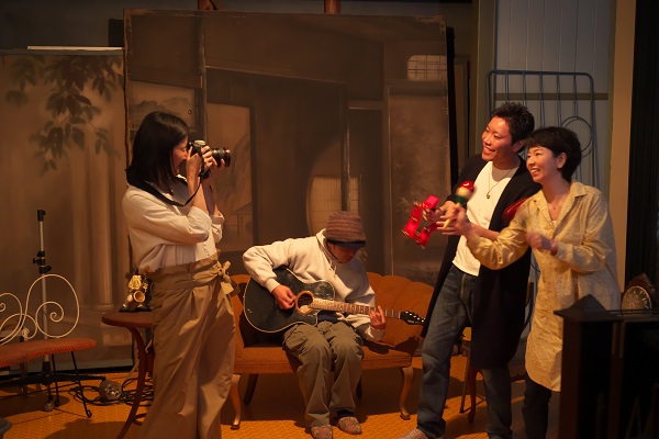 峯田和伸＆橋本マナミ出演の恋物語　「越年 Lovers」オフショット公開