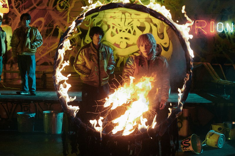 水上恒司らが正義の不良軍団たちに　相手を床にたたきつけるJUNONの姿も　「WIND BREAKER」場面写真