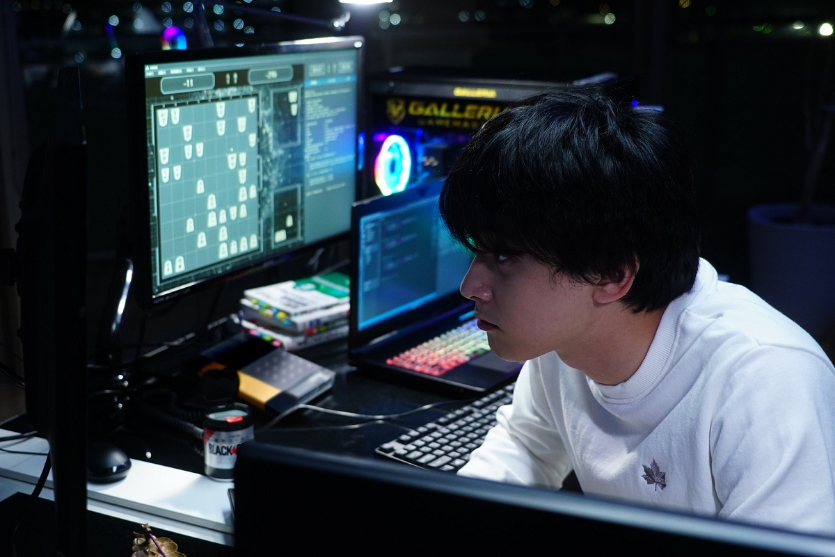棋士VSコンピュータの行方はいかに？　世紀の対決直前の「AWAKE」本編映像公開