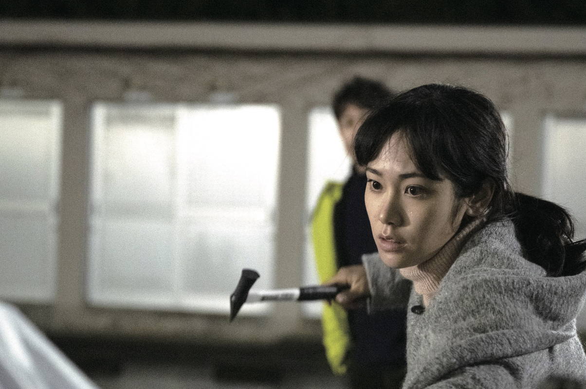 安田顕＆山田裕貴　運命が交錯する女性たち　「ハザードランプ」場面写真