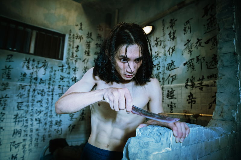 殺人衝動を抑えられないサイコパス青年　占い師マスターと運命が交錯　「マッド・フェイト 狂運」予告