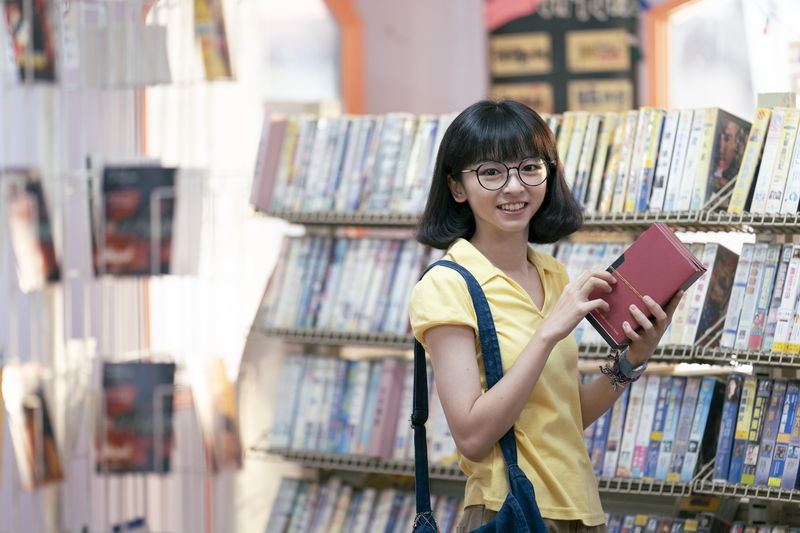 名門校の全日制と夜間部 同じ机を使う2人が同じ男子を想う 「ひとつの机、ふたつの制服」公開決定