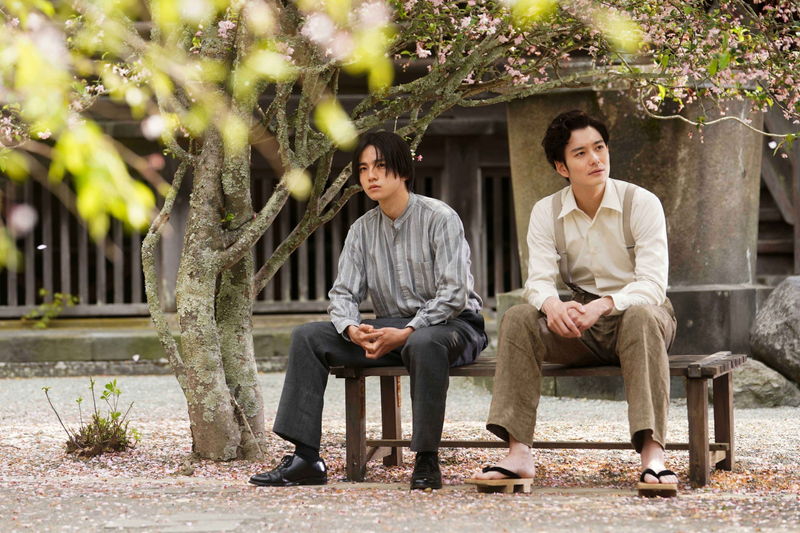 広瀬すずの危険なほど美しい横顔　ロッテルダム映画祭出品決定　「ゆきてかへらぬ」海外版ビジュアル