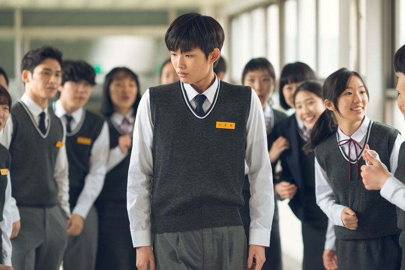 2001年、日本の大衆文化流入が規制されていた韓国　転校生と学級委員をつないだJ-POP　「君と僕の5分」予告