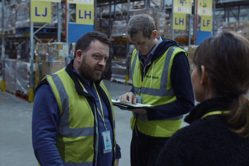 巨大物流センターで働く女性の日常　現代社会が抱える孤独と分断　「オーロラの涙」公開決定