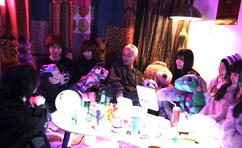 ネオンきらめく歌舞伎町を駆け抜け、4人の若者の葛藤と関係が交差　「東京逃避行」予告