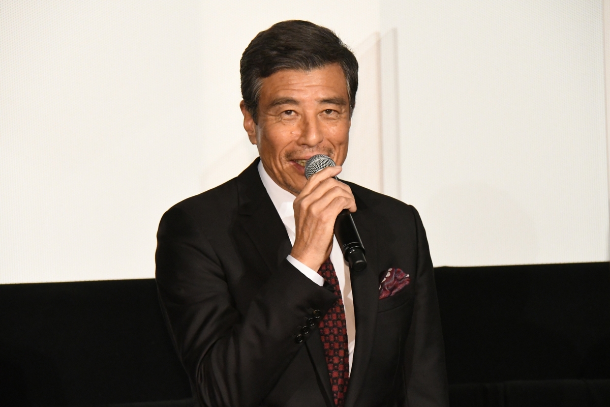 舘ひろし「天国にいる渡哲也さんに見てもらいたかった」　一瞬目頭を押さえ　「ヤクザと家族」で組長役