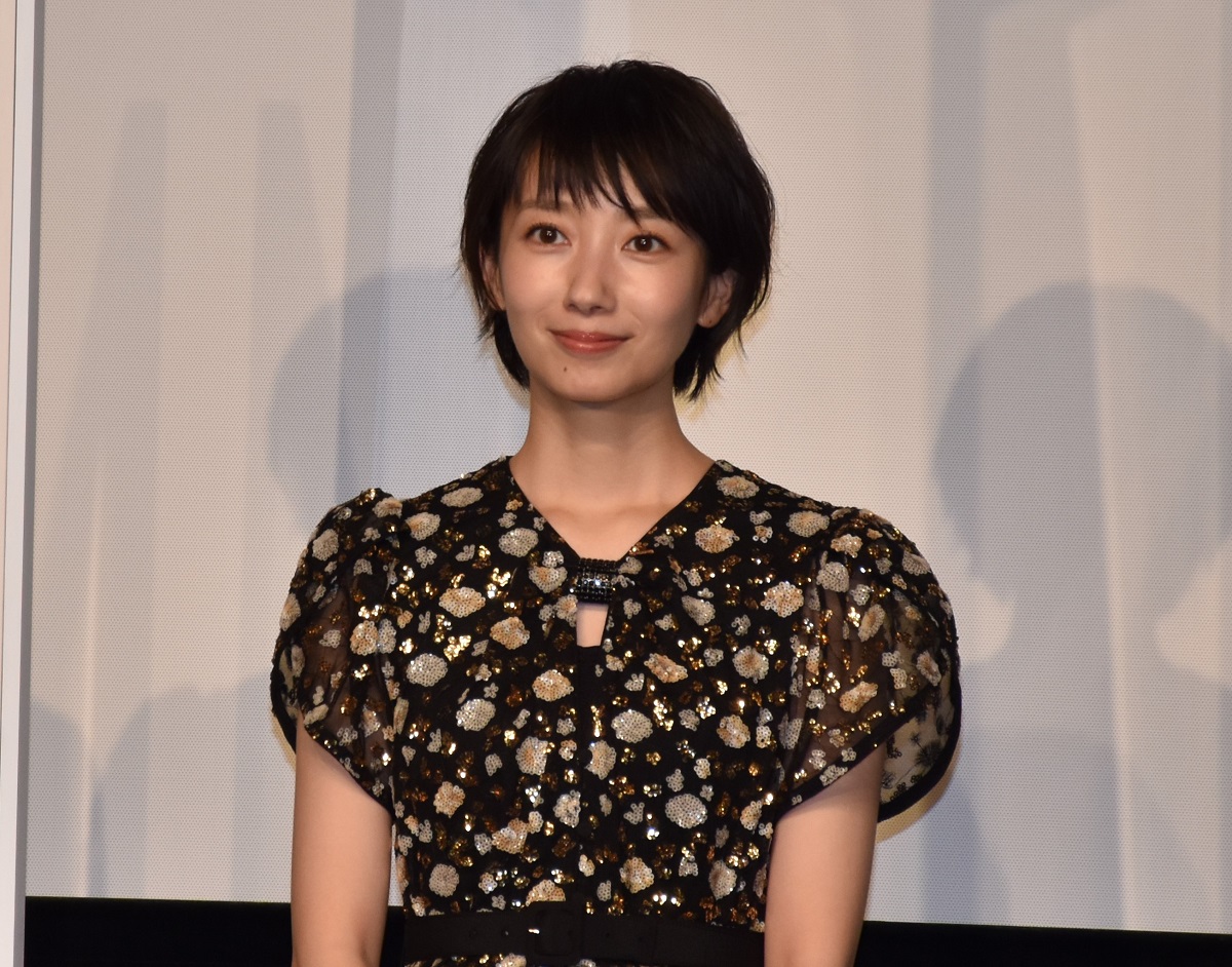 「ホテルローヤル」波瑠　脱衣シーンで自分のクセを見られてる感じも、「人間くさい感じが一緒に出てくれればいい」
