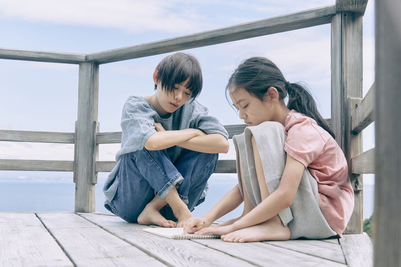 杉咲花、志尊淳、宮沢氷魚、小野花梨らが見せる愛の物語　「52ヘルツのクジラたち」場面写真
