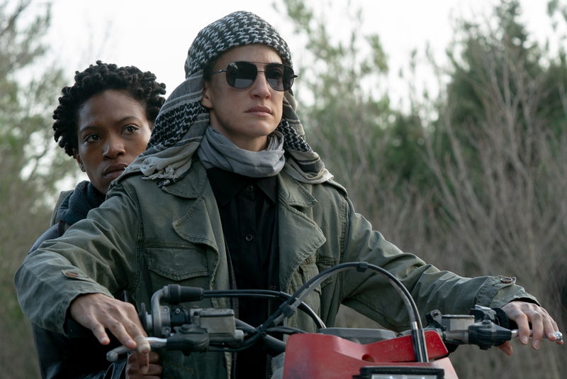 国際救援団体を装い結成された、女性だけの傭兵部隊　「ダーティ・エンジェルズ」場面写真