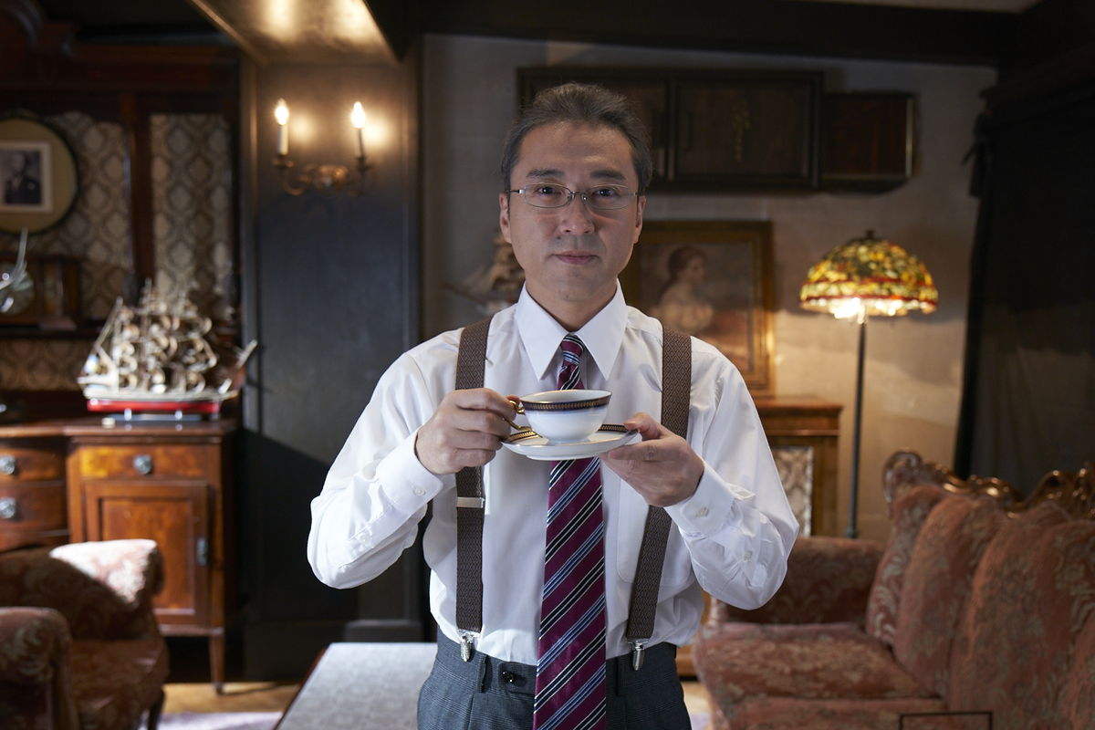 松山ケンイチ”イエス”＆染谷将太”ブッダ”　ヒーロー姿で操縦席に　「聖☆おにいさん」場面写真
