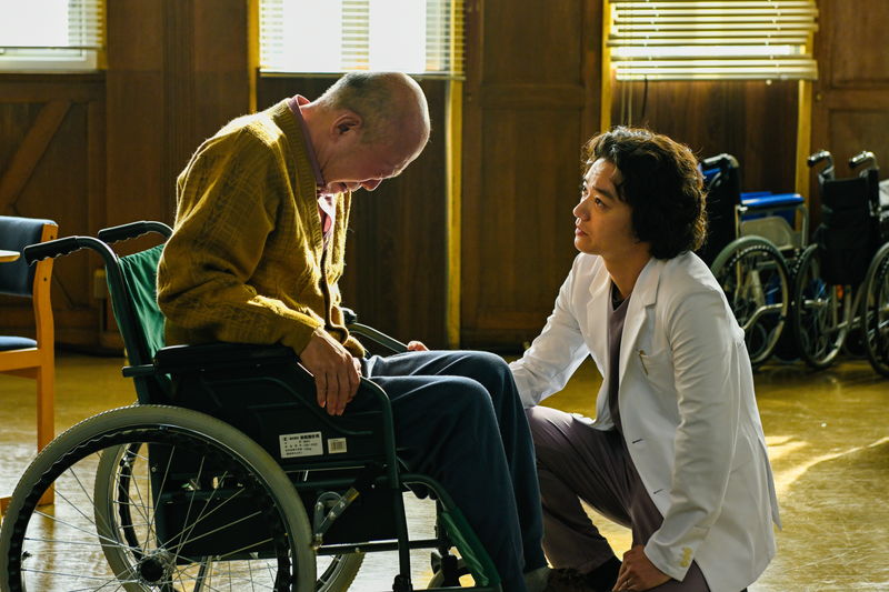 染谷将太　にこやかに「切断」と一言　倫理観を揺さぶる衝撃的な治療法　「廃用身」予告