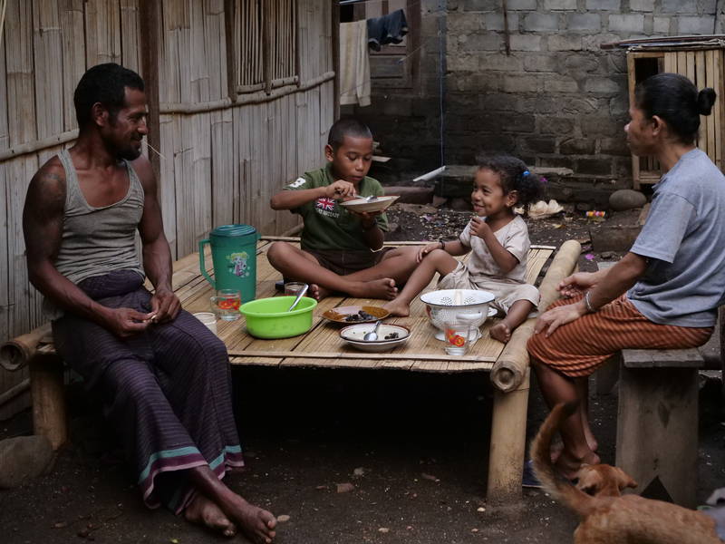 鯨に感謝をささげながら生きるインドネシア一家の姿　「くじらびと」本編映像