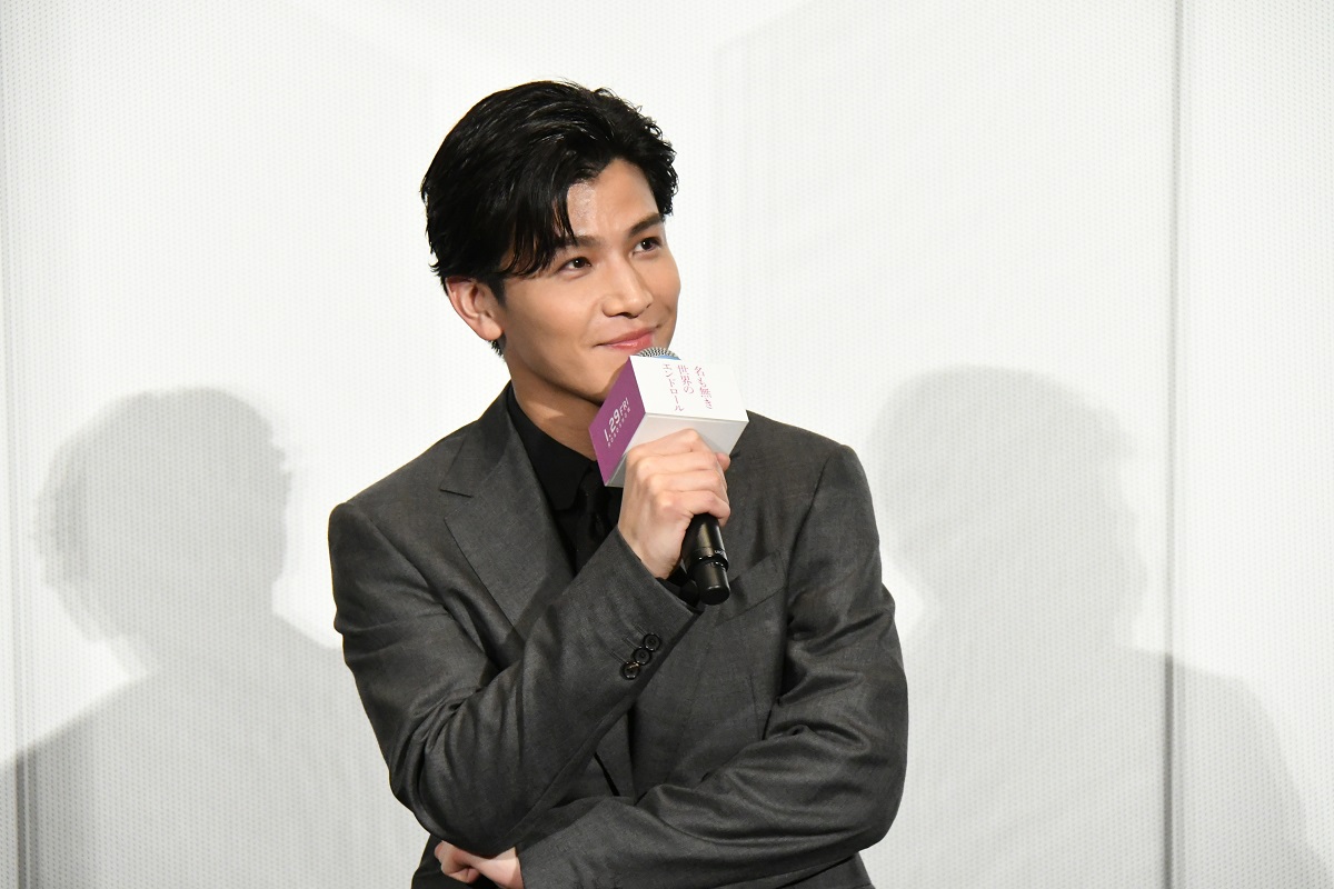 岩田剛典「コントラストを表現できるように意識」　裏社会の交渉屋役　ブレザー姿の学生時代も演じる