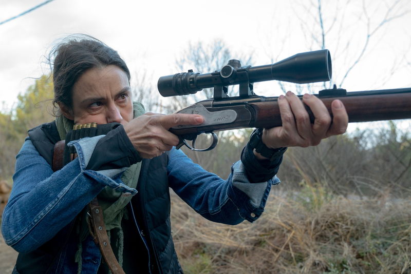 国際救援団体を装い結成された、女性だけの傭兵部隊　「ダーティ・エンジェルズ」場面写真