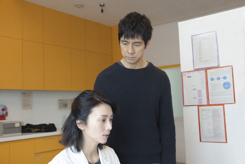 西島秀俊、精神科の患者役でうつろな目や生気のない顔　青木崇高は精神科医の夫役　「蛇の道」