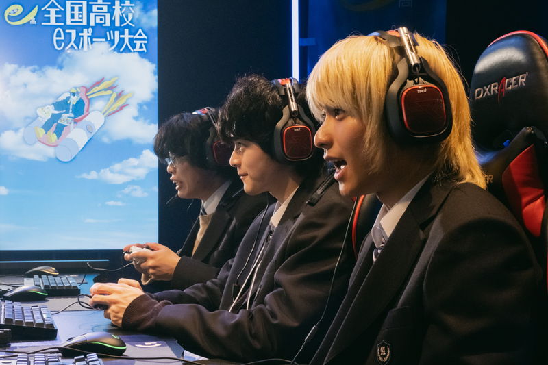 ゲーム初心者・奥平大兼に、天才ゲーマー・鈴鹿央士がスパルタ指導？　映画「PLAY!」本編映像