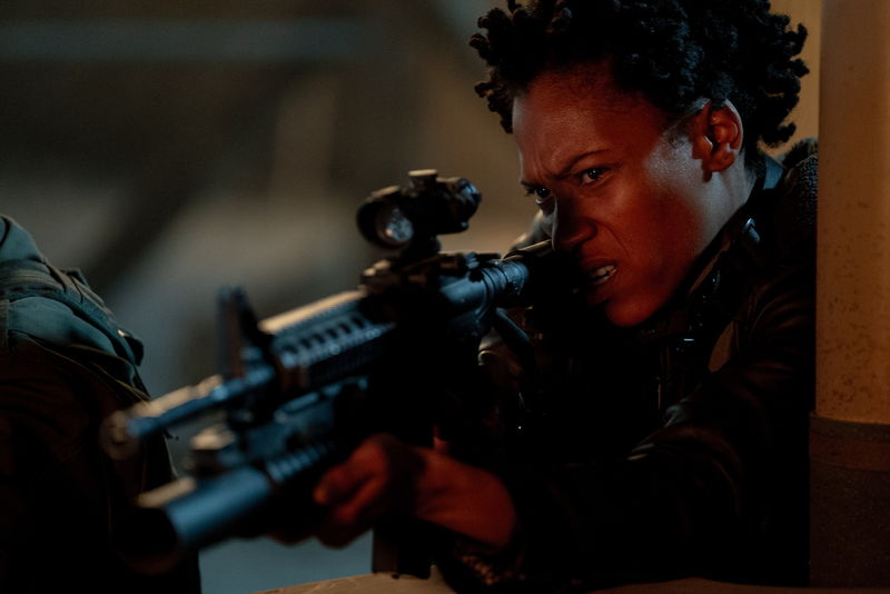 国際救援団体を装い結成された、女性だけの傭兵部隊　「ダーティ・エンジェルズ」場面写真