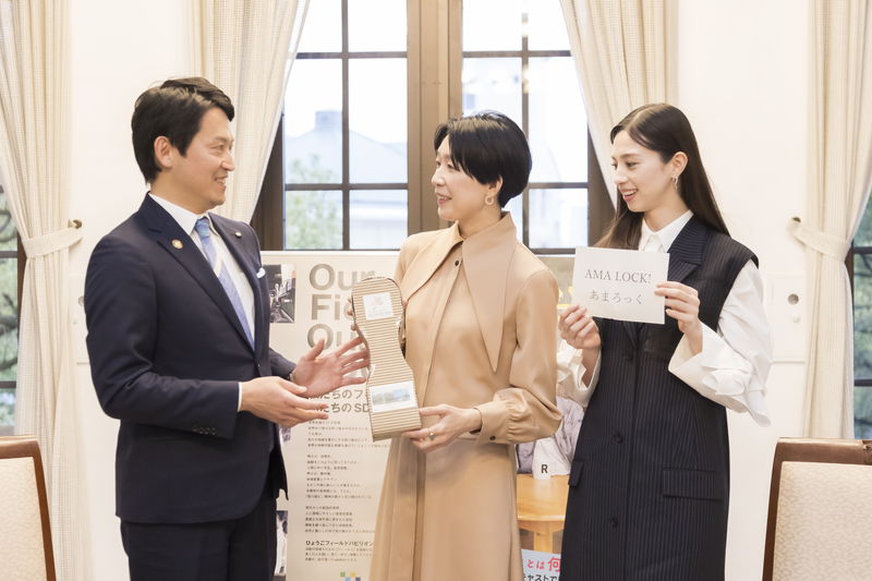 江口のりこ＆中条あやみ　兵庫県知事を表敬訪問　「あまろっく」の舞台となった尼崎に感謝