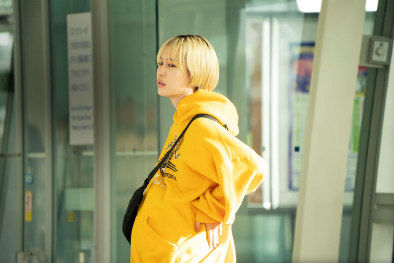 有村架純、黒木華、南沙良 ワインを片手に笑顔で語らう姿 「マジカル・シークレット・ツアー」場面写真