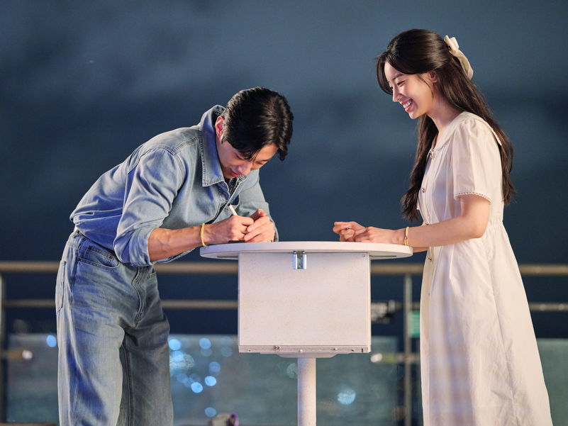 ダヒョン&ジニョン 高校最後の夏 制服姿で向き合う姿も 「あの夏、僕たちが好きだったソナへ」場面写真