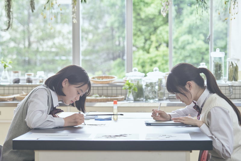 中島瑠菜＆大島美優が雑草研究部員に　自分の好きを見つける一歩を踏み出す姿　「ザッケン！」予告