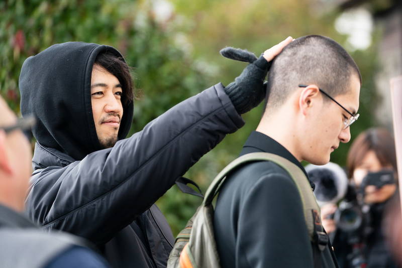 「ゾッキ」で伴くん役のコウテイ・九条ジョー　齊藤工監督がハサミを入れる断髪式映像公開