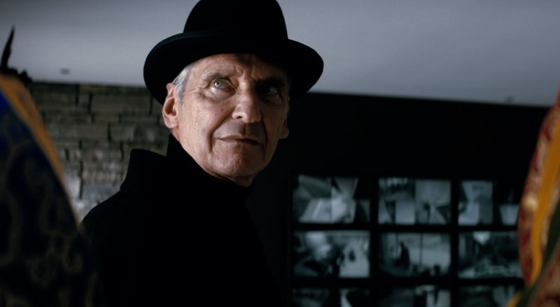 ジェイソン・ステイサム 使い慣れたツルハシで悪党と渡り合う姿 「ワーキングマン」場面写真