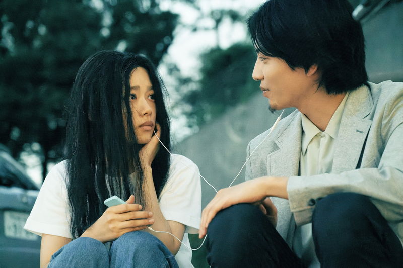 杉咲花、志尊淳、宮沢氷魚、小野花梨らが見せる愛の物語　「52ヘルツのクジラたち」場面写真