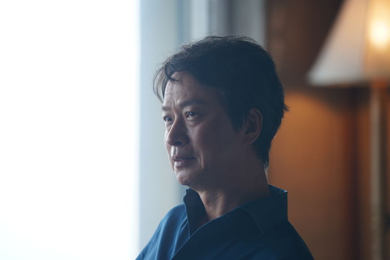 大東駿介を力強く抱き寄せる高良健吾　村上淳とにらみ合う姿も　「罪と悪」場面写真