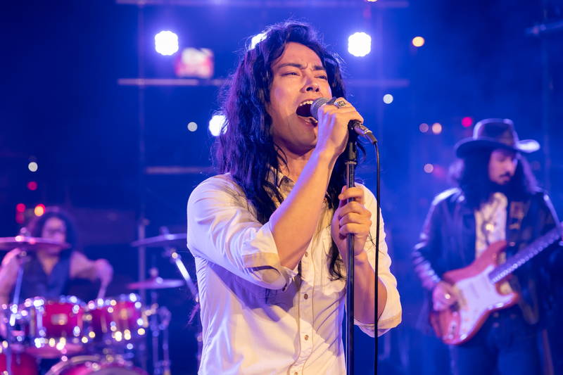 桐谷健太　亡くなった祖父に体を乗っ取られ、1970年にタイムスリップ　「ミラクルシティコザ」予告