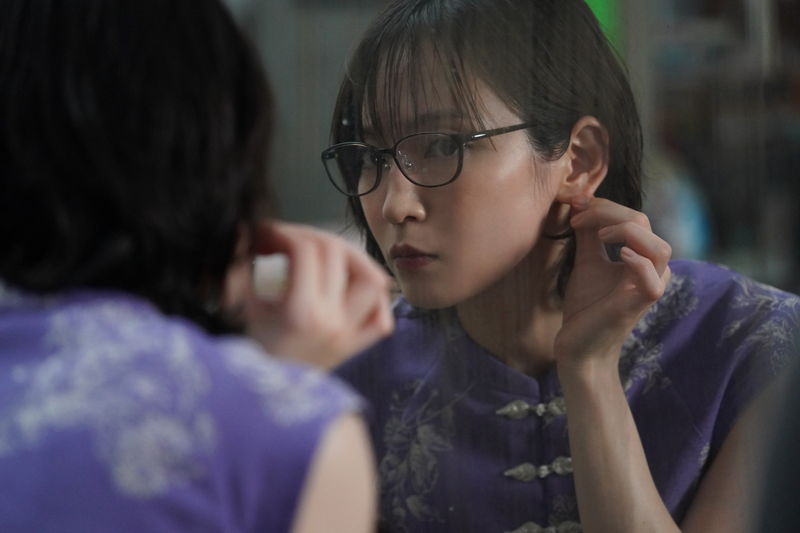 吉岡里帆　ショートヘア＆チャイナ服で魅惑の変身　可憐＆妖艶見せる　「九龍ジェネリックロマンス」