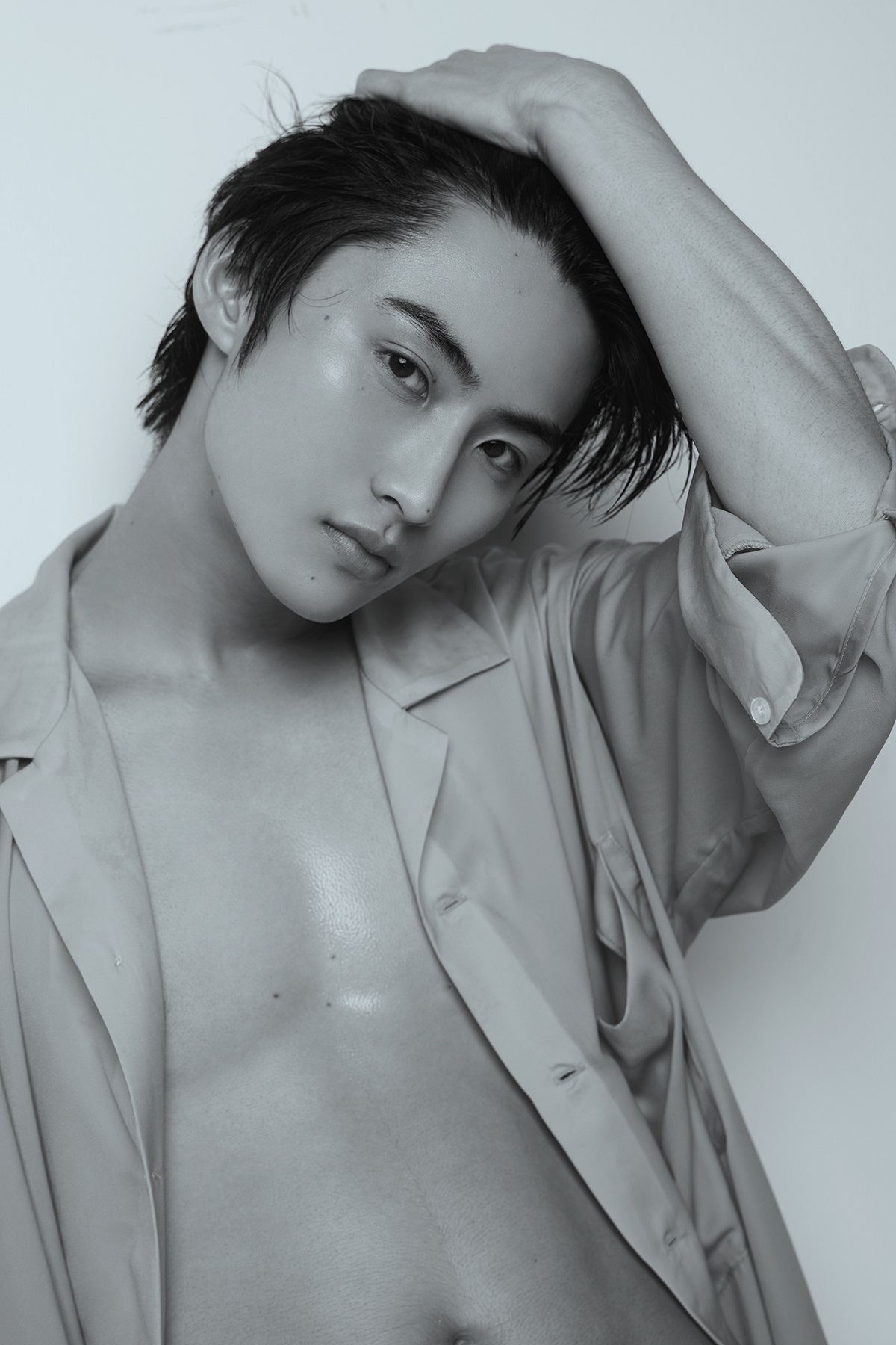 俳優・岐洲匠　セクシーカット多数収録のカレンダーブック発売決定