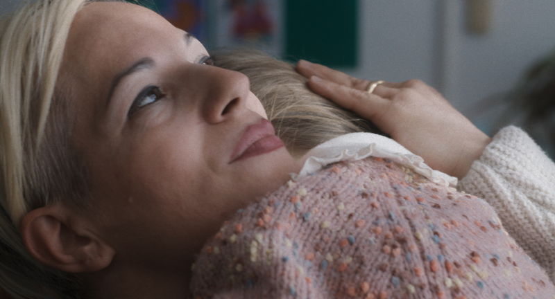 養子縁組に挑むナポリの一家の物語 本人たちが本人役を演じる 「ヴィットリア 抱きしめて」公開決定