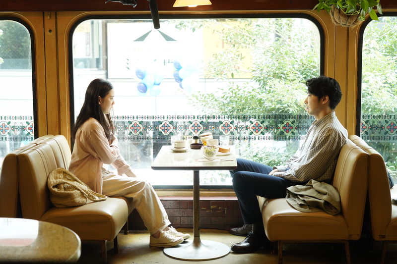安達祐実　妖艶なタイトドレス姿で怪しげな姿　北香那、柄本佑の姿も　「春画先生」場面写真